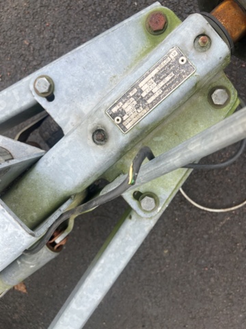 1351378-21 Släpvagn - Thule ZS1000 -2011