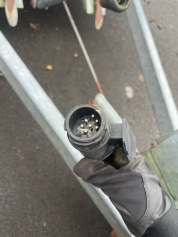 1351378-22 Släpvagn - Thule ZS1000 -2011