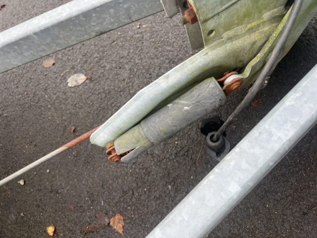 1351378-23 Släpvagn - Thule ZS1000 -2011