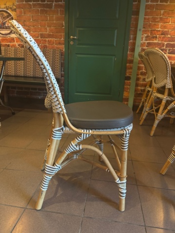 1407999-4 Caféstolar / Bistrostolar – 32 st – med dynor