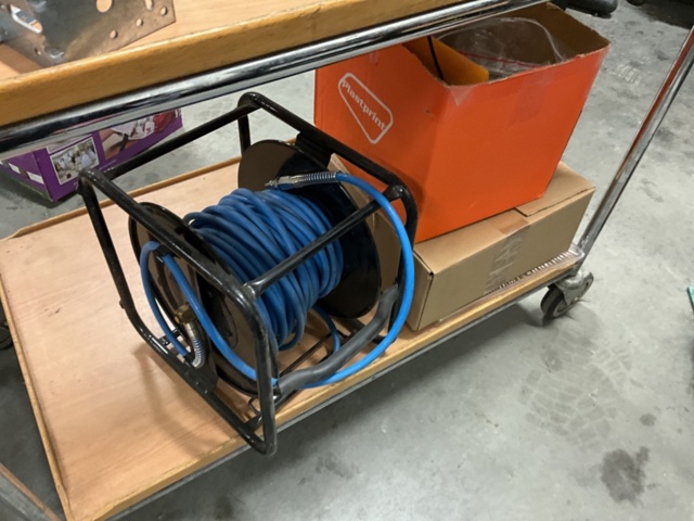 1406982-2 Vagn med tryckluftsslang