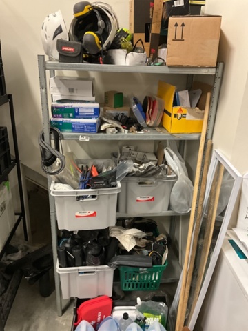 1406985-1 Allt i hyllan