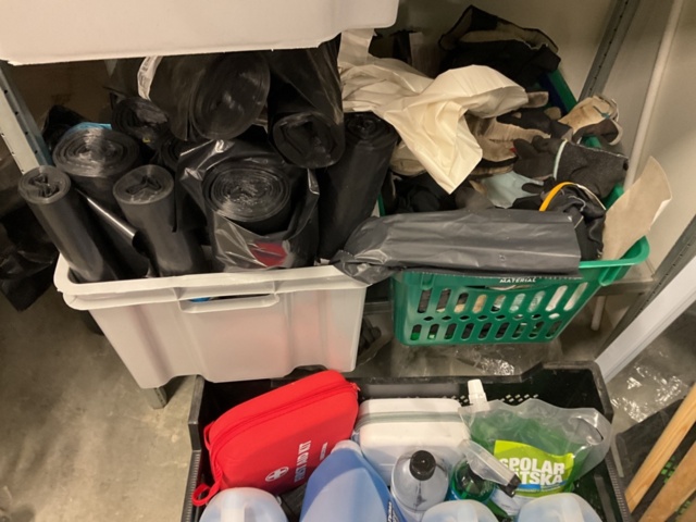 1406985-3 Allt i hyllan