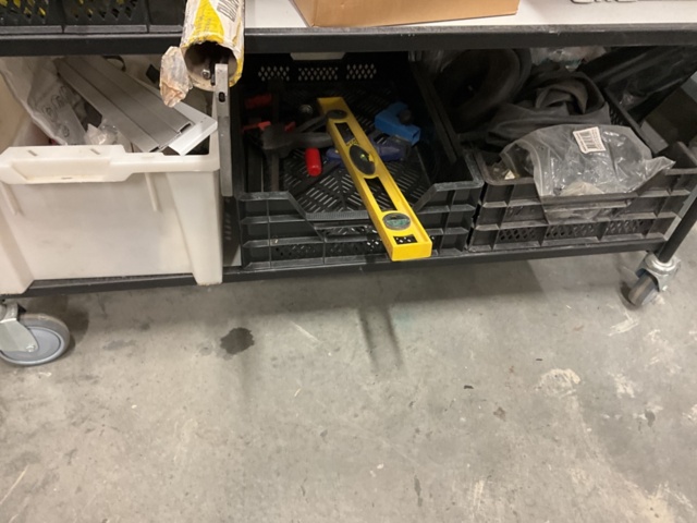 1406986-2 Vagn med diverse verktyg