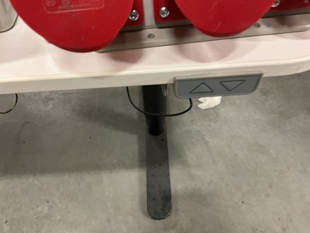 1406990-4 Allt på bordet