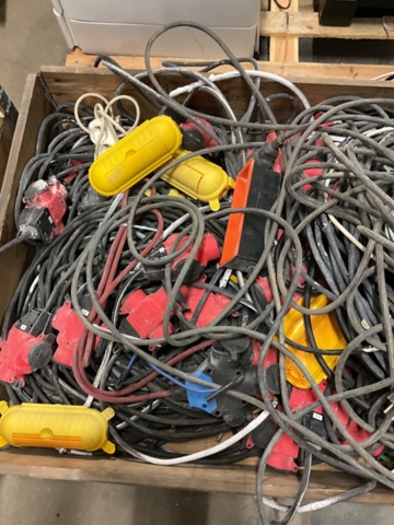 1406994-3 Parti med kablar