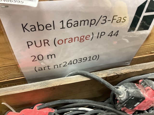 1406995-6 Lot with 16A cable