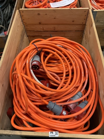 1406998-7 Lot with 3-phase cable 32A