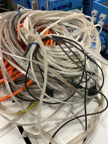 1407012-2 Miscellaneous cables and lighting