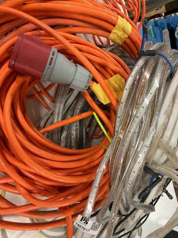 1407012-5 Miscellaneous cables and lighting