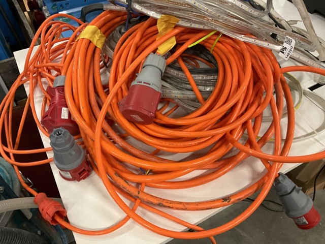 1407012-7 Miscellaneous cables and lighting