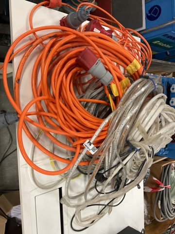 1407012-8 Miscellaneous cables and lighting