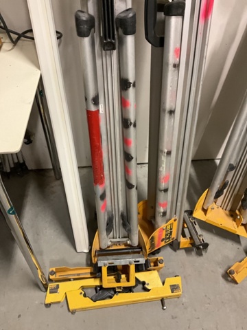 1407067-2 Stativ 2 st - DeWalt