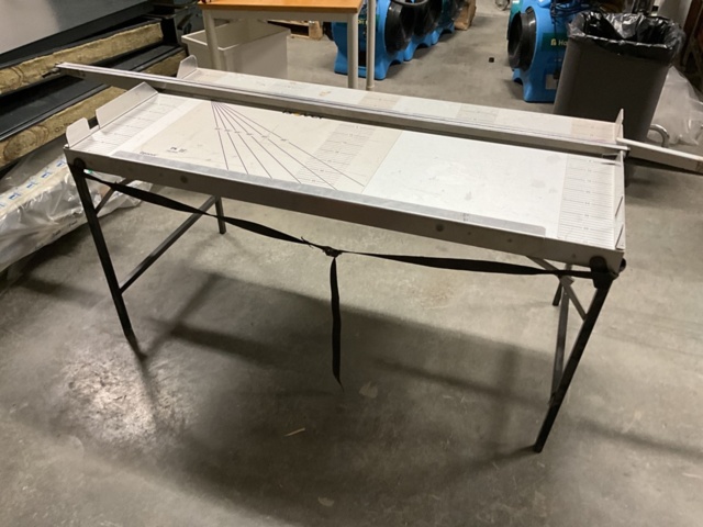 1407070-5 Skärbord Paroc