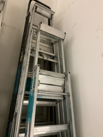 1407077-1 Stegar 4 st