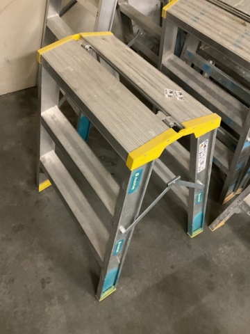 1407081-7 Trappstegar 3 st