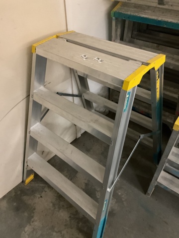 1407082-1 Trappstegar 3 st