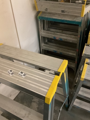 1407083-7 Trappstegar 3 st