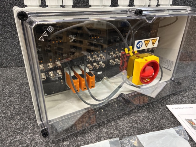 1462958-3 Junction box Weidmüller PVN DC 3IF 3O 2MPP SW SPD1R CG 10