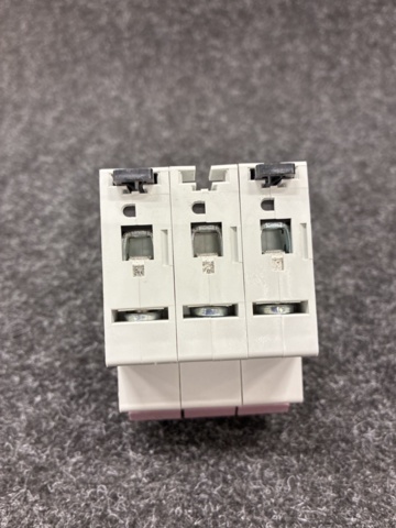 1463148-8 5 pcs. Dwarf switch Eaton 3-pole PLSM-C32/3-MW