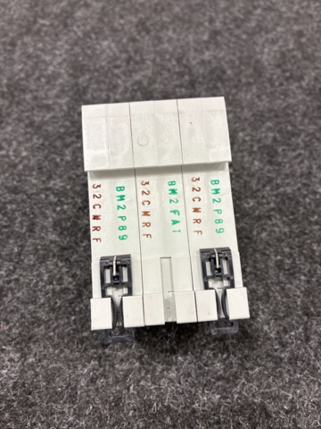 1463152-7 5 pcs. Dwarf switch Eaton 3-pole PLSM-C32/3-MW