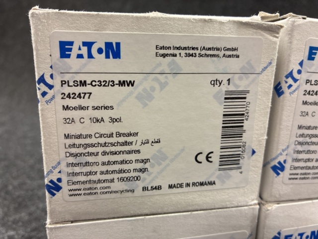 1463159-9 5 pcs. Dwarf switch Eaton 3-pole PLSM-C32/3-MW