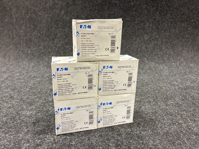 1463160-3 5 pcs. Dwarf switch Eaton 3-pole PLSM-C32/3-MW