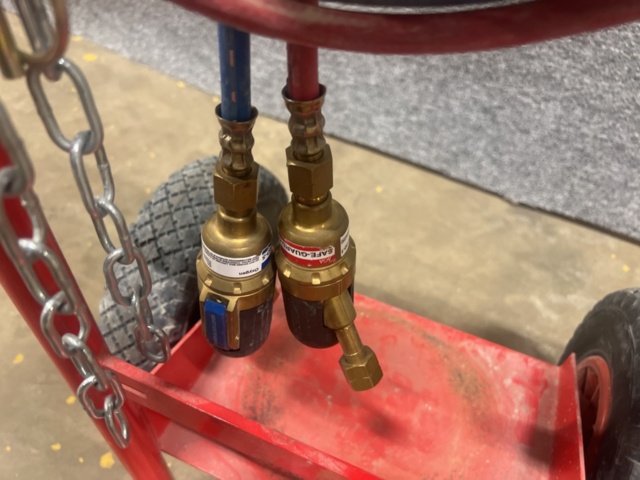 1431609-4 Gastubsvagn med slangar