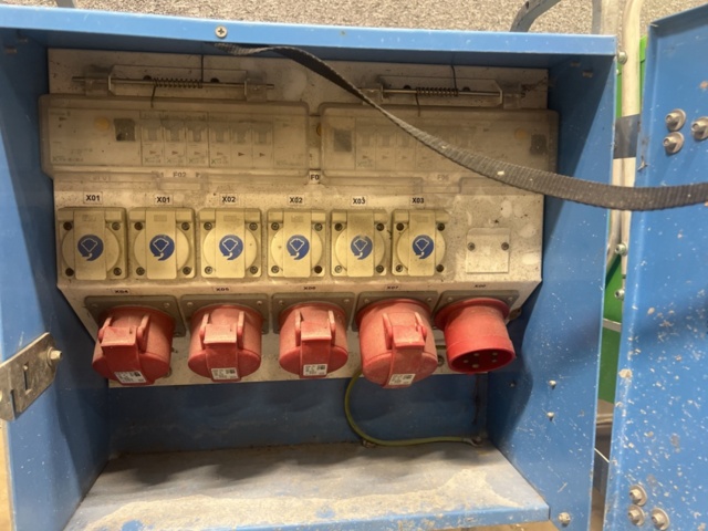 1431610-7 Elcentraler 3 st - El-Björn, Ahlsell, Eltecono