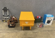 1431611 Verktygskista och blandade byggtillbehör