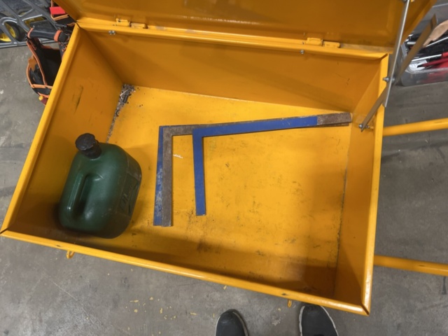 1431611-3 Verktygskista och blandade byggtillbehör