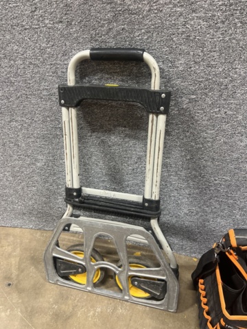 1431611-4 Verktygskista och blandade byggtillbehör