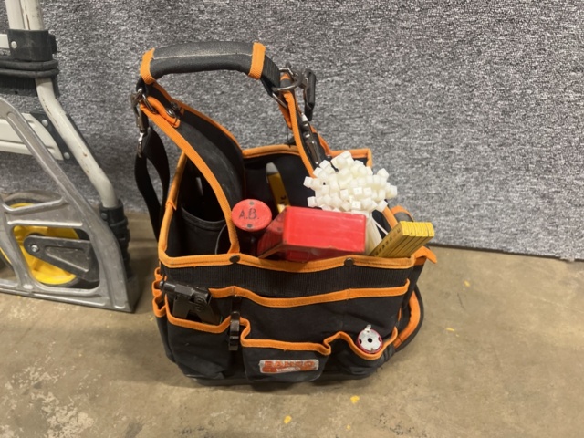 1431611-8 Verktygskista och blandade byggtillbehör