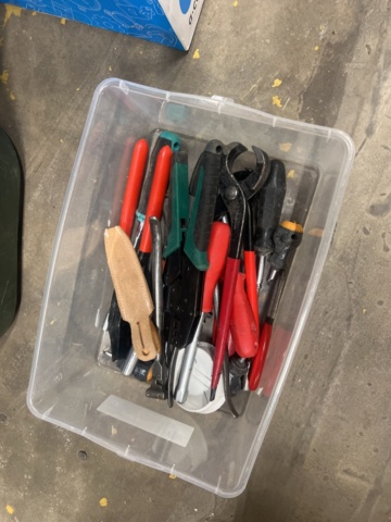 1431611-10 Verktygskista och blandade byggtillbehör