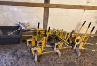 1389112 Brick cutters in varying condition 12pcs