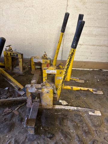 1389112-4 Tegelkapar i varierande skick 12st