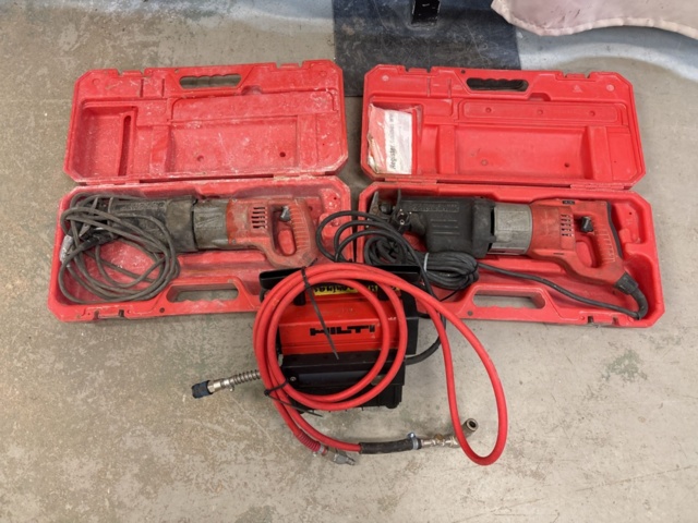 1408587-13 Vacuum pump Hilti DD-VP4.5 and two reciprocating saws from Milwaukee