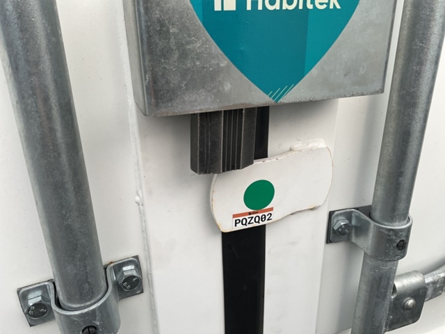 1407186-4 Miljöcontainer 8 fot