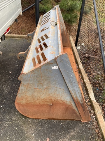 1407195-2 Bucket trim attachment