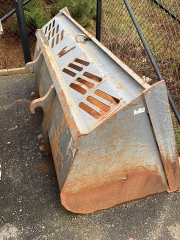 1407195-3 Bucket trim attachment