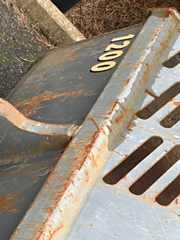 1407195-5 Bucket trim attachment