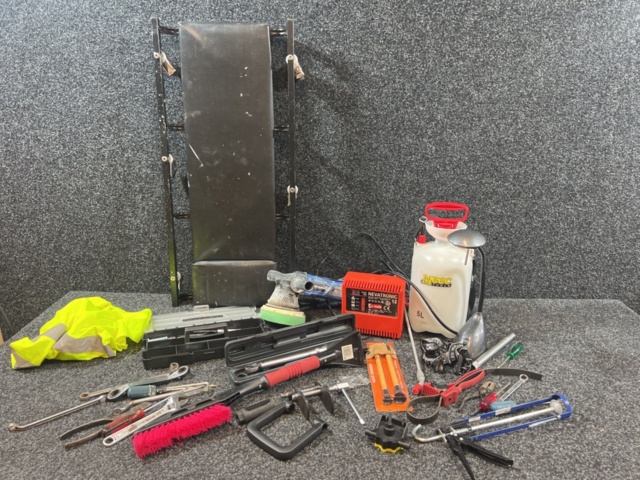 1384591-1 Assorted hand tools and accessories - Biltema, Telwin, etc.