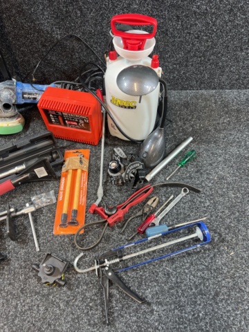 1384591-2 Assorted hand tools and accessories - Biltema, Telwin, etc.