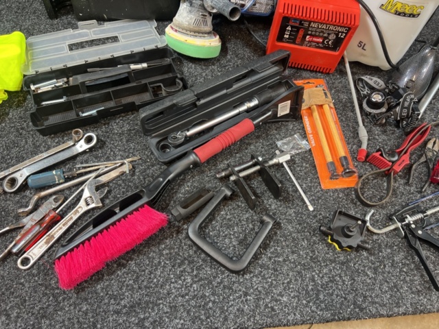 1384591-3 Assorted hand tools and accessories - Biltema, Telwin, etc.