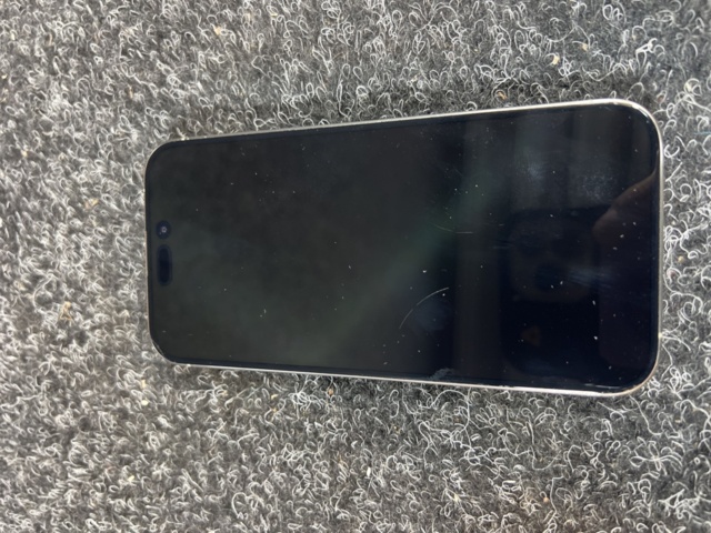 1384592-4 iPhone 15 Pro - Apple