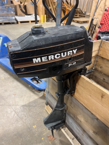 1384593-2 Boat engine - Mercury 2.2
