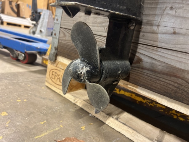 1384593-3 Boat engine - Mercury 2.2