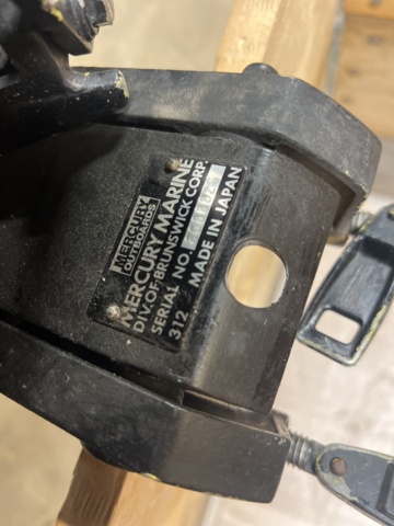 1384593-8 Boat engine - Mercury 2.2