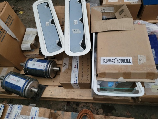 1371147-3 Large lot of boat and marine spare parts - approx. 4,000 parts