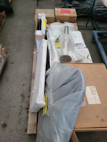 1371147-9 Large lot of boat and marine spare parts - approx. 4,000 parts